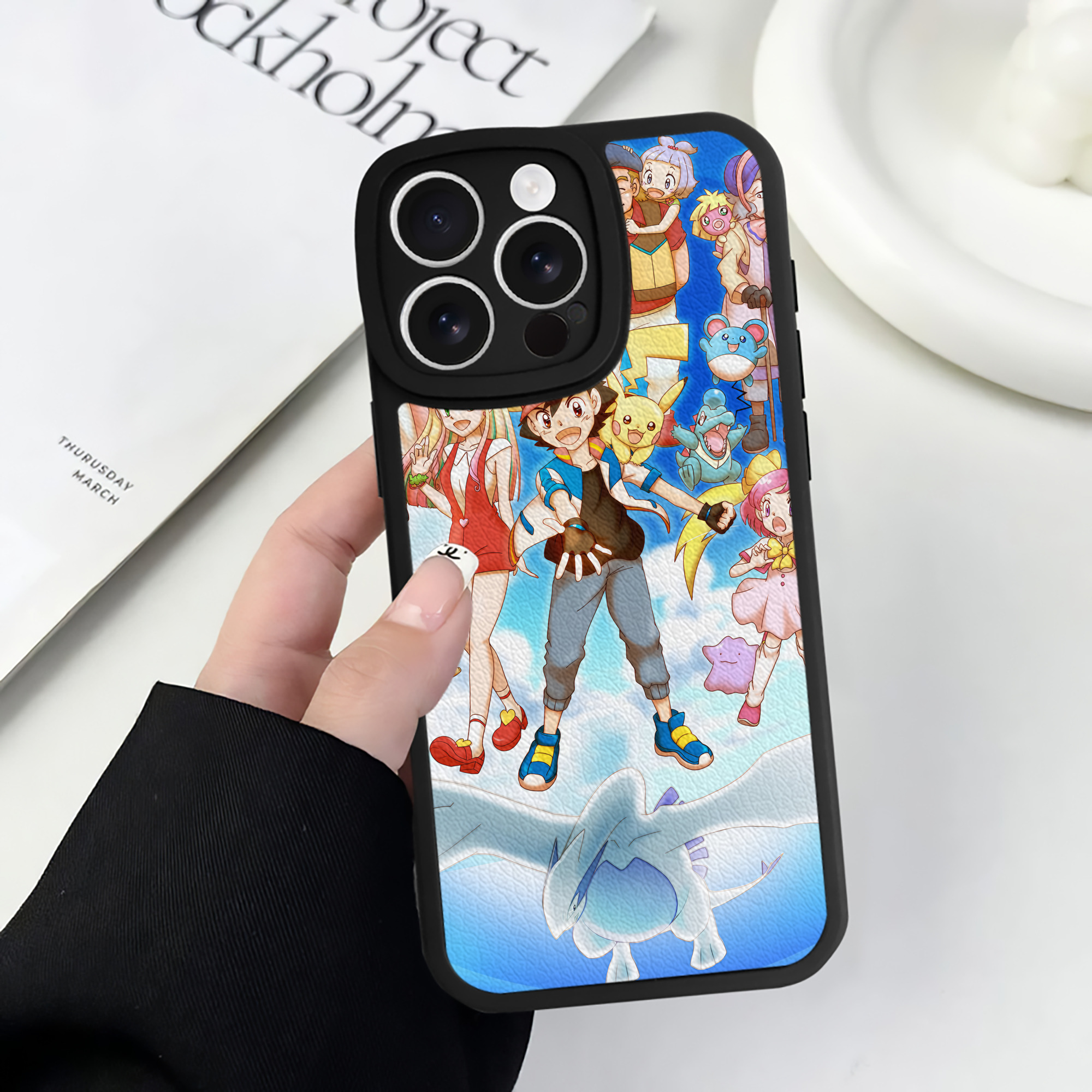 （画像用） ポケットモンスター Pokémon 【iPhone 16シリーズ対応】シリコンスマホケース（レザー調） 材質：シリコン